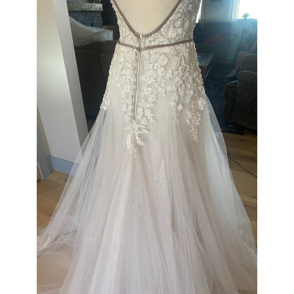 Morilee Madeline Gardner NWT Floral Tulle Wedding Dress V-Neck Cathedral Train 4 - Picture 8 of 16